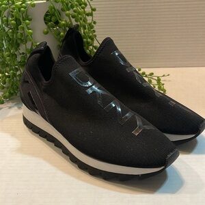 DKNY NEW LADIES SLIP ON TENNIS SHOES